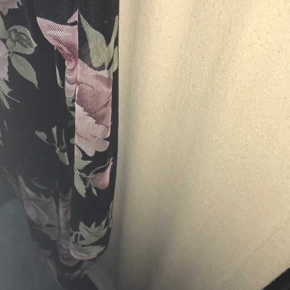 OBSESSIVE LOVE (lg) Floral CvrUp & Blk Dress - Picture 10 of 12